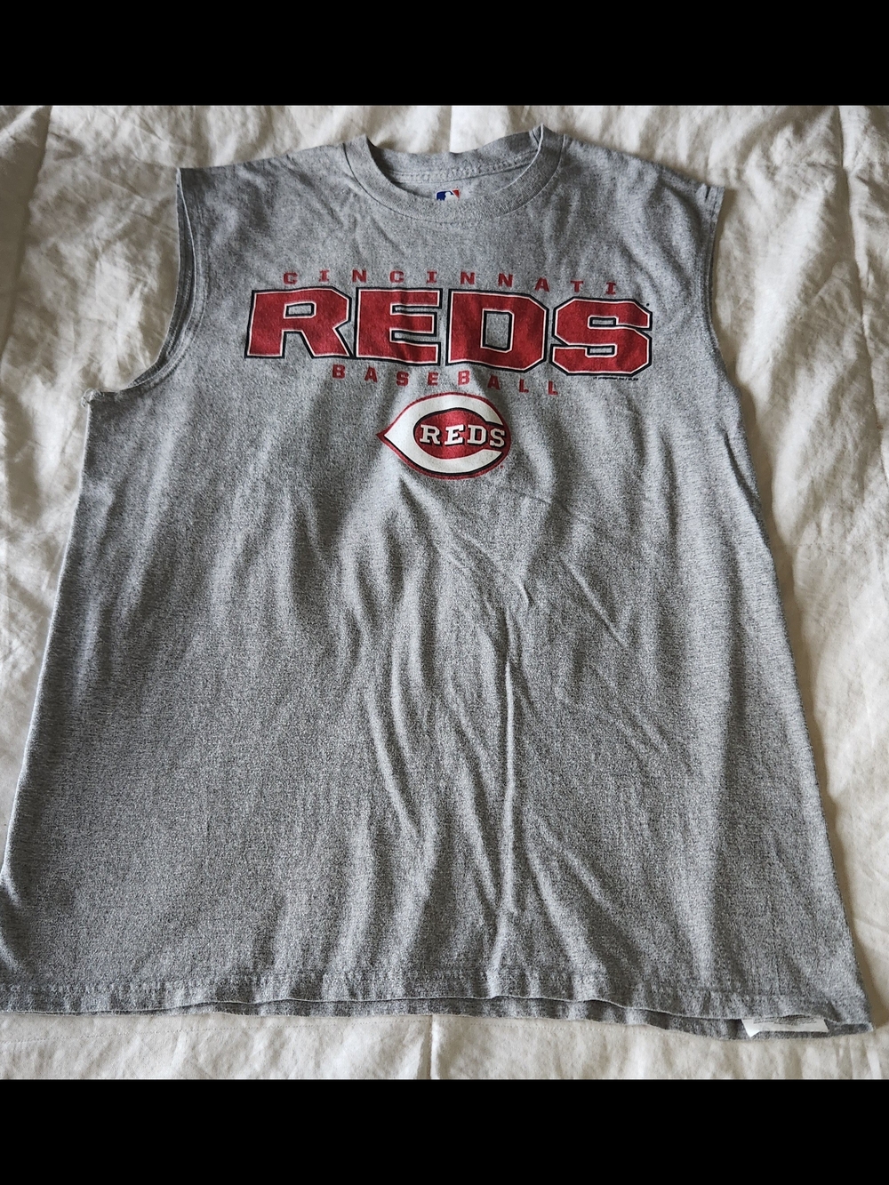 Genuine Merchandise Gray Sleeveless Tee with Red & Blue MLB Logo